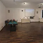 Work And 8 Betten 4 Schlafzimmer 2 Duschen Mit Billiard Und Beamer *