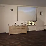 아파트 Work And 8 Betten 4 Schlafzimmer 2 Duschen Mit Billiard Und Beamer