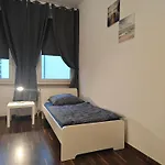 Work And 8 Betten 4 Schlafzimmer 2 Duschen Mit Billiard Und Beamer
