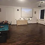 Work And 8 Betten 4 Schlafzimmer 2 Duschen Mit Billiard Und Beamer * 뤼덴샤이드