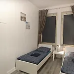 Work And 8 Betten 4 Schlafzimmer 2 Duschen Mit Billiard Und Beamer 아파트 *