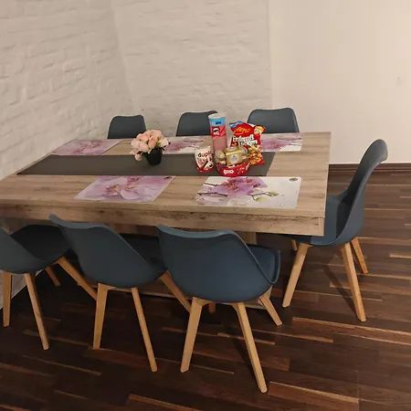 Work And 8 Betten 4 Schlafzimmer 2 Duschen Mit Billiard Und Beamer Lüdenscheid