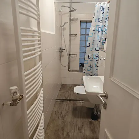 Work And 8 Betten 4 Schlafzimmer 2 Duschen Mit Billiard Und Beamer * 뤼덴샤이드