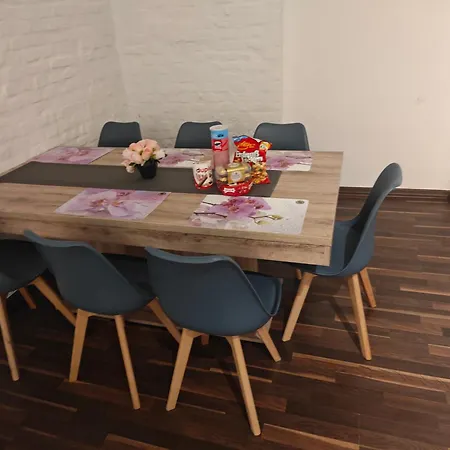 Work And 8 Betten 4 Schlafzimmer 2 Duschen Mit Billiard Und Beamer * Lüdenscheid