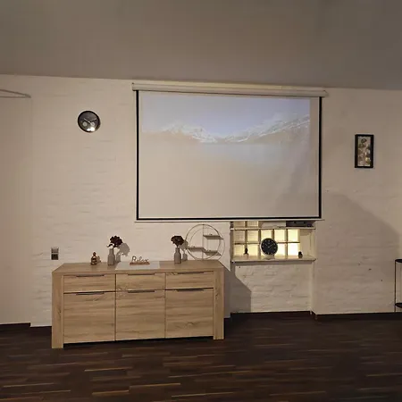 Work And 8 Betten 4 Schlafzimmer 2 Duschen Mit Billiard Und Beamer *