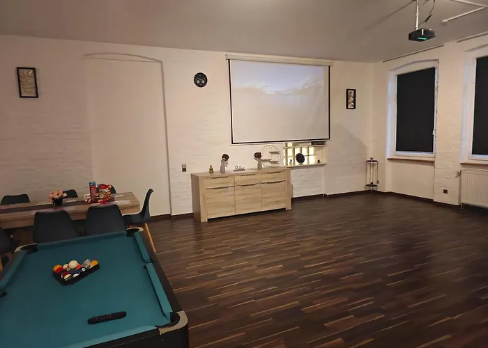 Work And 8 Betten 4 Schlafzimmer 2 Duschen Mit Billiard Und Beamer Lüdenscheid