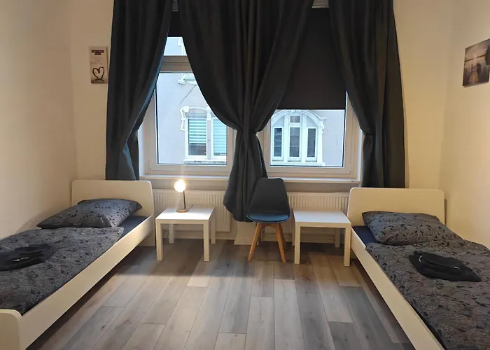 Work And 8 Betten 4 Schlafzimmer 2 Duschen Mit Billiard Und Beamer Lejlighed Lüdenscheid