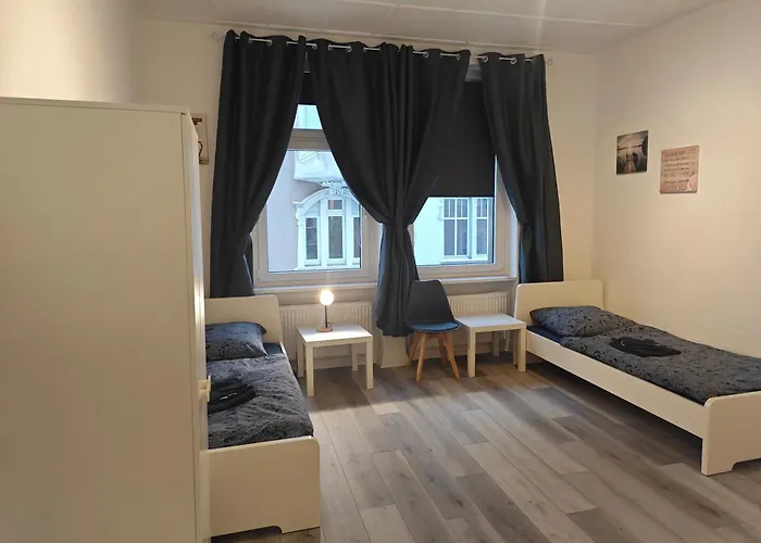 Lejlighed Work And 8 Betten 4 Schlafzimmer 2 Duschen Mit Billiard Und Beamer *