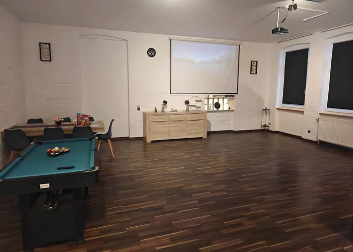 Work And 8 Betten 4 Schlafzimmer 2 Duschen Mit Billiard Und Beamer * Lüdenscheid
